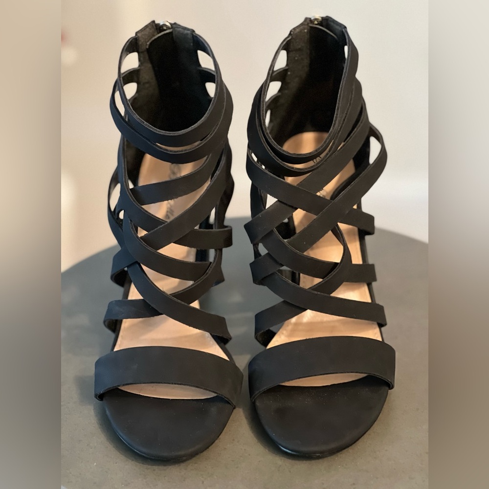 Breckelle’s Black Strappy Pre❤️Loved heels.